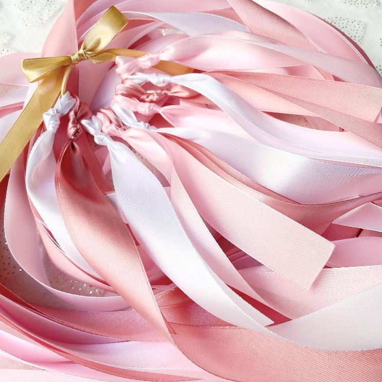 exemple de ronde de rubans rose blanc vieux rose