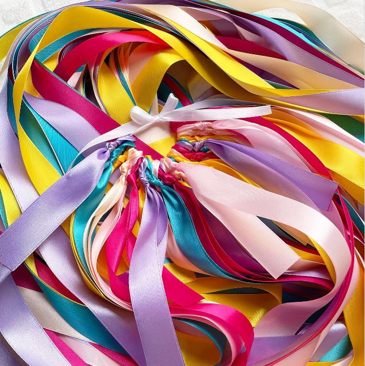 exemple de ronde de rubans arlequin multicolore